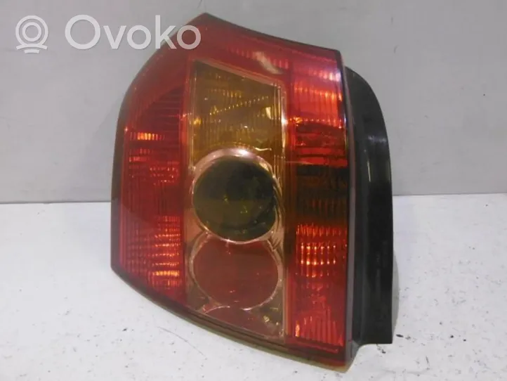 Toyota Corolla E120 E130 Lampa tylna 8156102300