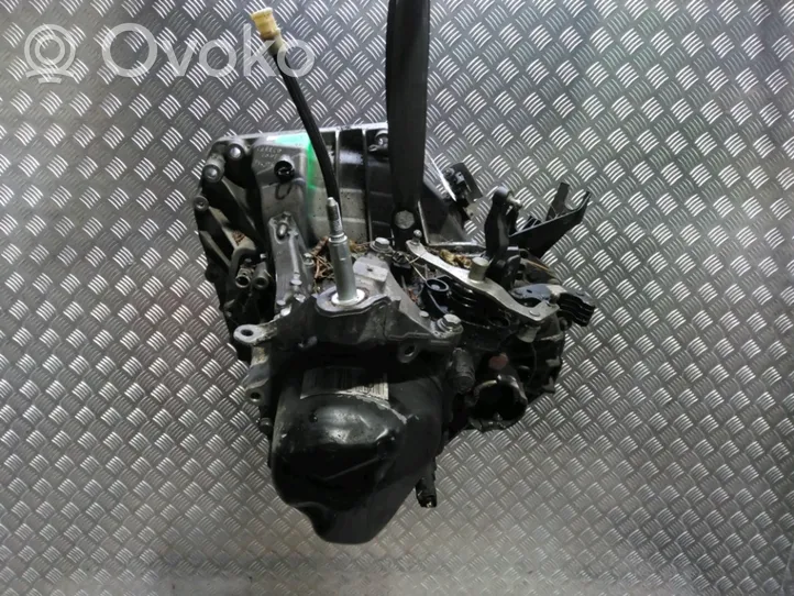 Renault Clio IV Manual 5 speed gearbox 320107568R