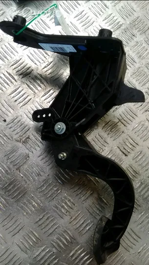 Peugeot 2008 II Clutch pedal 9824262180