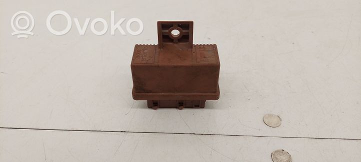 Peugeot 806 Polttoainepumpun rele 240109