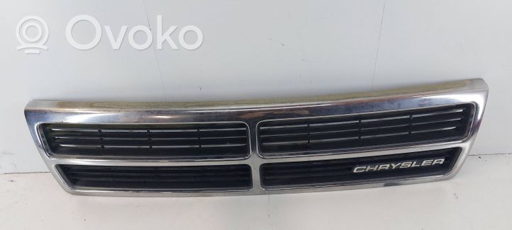 Chrysler Voyager Grotelės priekinės 4576735