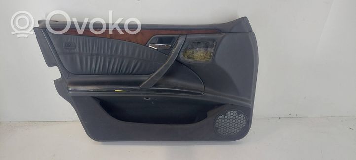 Mercedes-Benz E W210 Rivestimento del pannello della portiera anteriore A2107207171