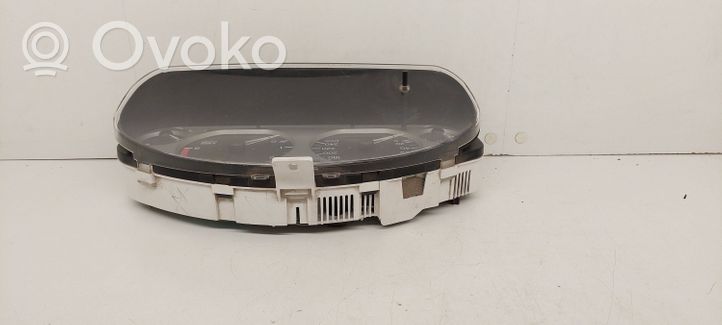 Mitsubishi Carisma Speedometer (instrument cluster) 0P0179001