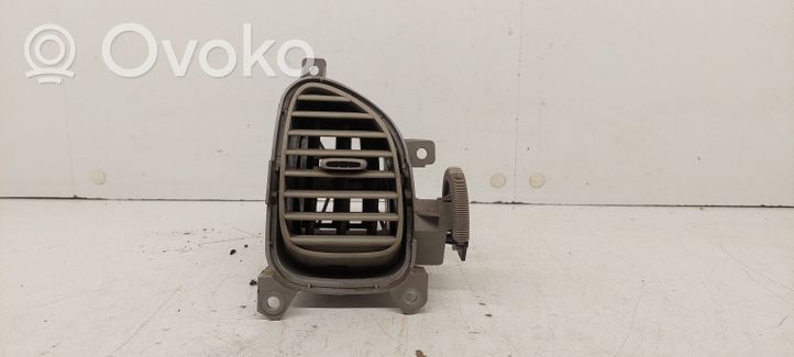 Nissan Almera Tino Kojelaudan sivutuuletussuuttimen kehys 68761BU201