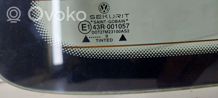 Volkswagen PASSAT B5 Szyba tylna 43R001057