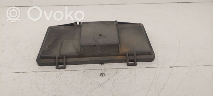 Audi 80 90 B2 Fuse box cover 443941801