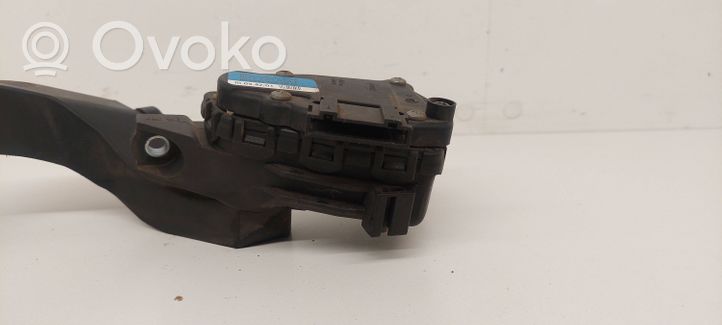 Volkswagen PASSAT B5.5 Accelerator throttle pedal 8D1723523F