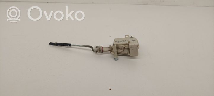 Volkswagen PASSAT B5.5 Motorino del tappo del serbatoio del carburante 3B0810773B