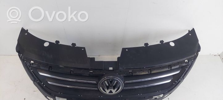 Volkswagen PASSAT CC Griglia superiore del radiatore paraurti anteriore 3C8853651P