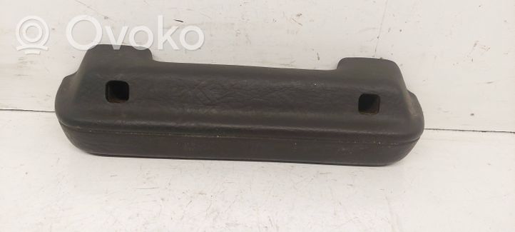 Audi 80 90 B2 Takaoven sisäkahva 811867173C