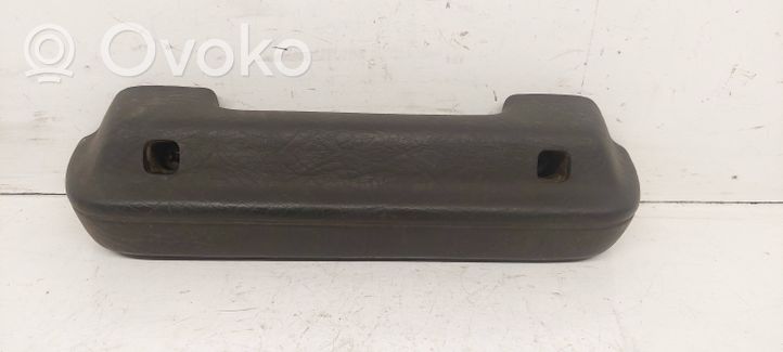 Audi 80 90 B2 Galinė atidarymo rankenėlė vidinė 811867173C