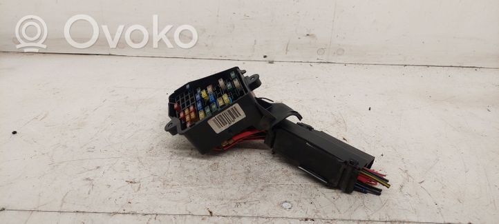 Audi A4 S4 B6 8E 8H Fuse module 8D1941824