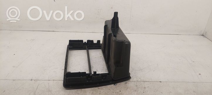 Volkswagen PASSAT B5 Radio/GPS head unit trim 3B0858069