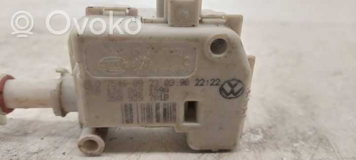 Volkswagen Golf IV Fuel tank cap lock 1J6862159A