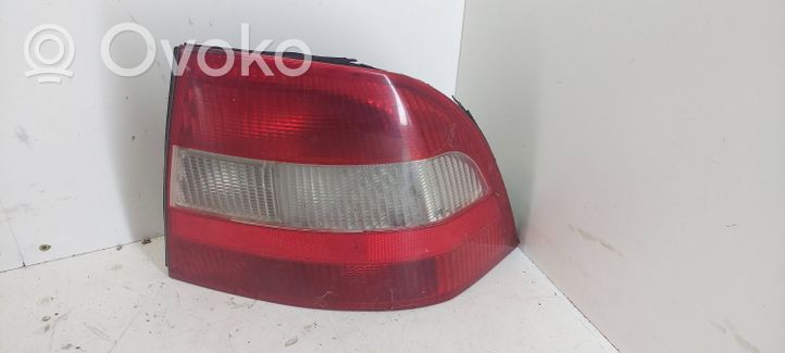 Opel Vectra B Wkład lampy tylnej 37360751