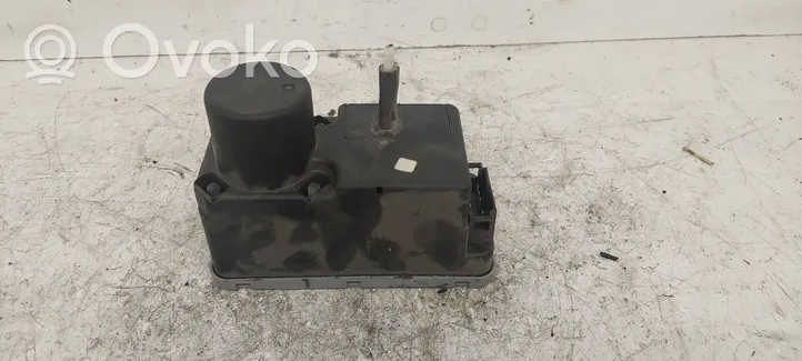 Volkswagen Golf IV Central locking vacuum pump 1h0962257