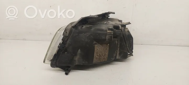 Audi A4 S4 B5 8D Phare frontale 67723141
