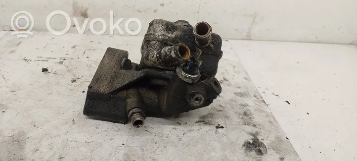 Audi A6 S6 C5 4B Eļļas filtra turētājs / dzesētājs 050115417