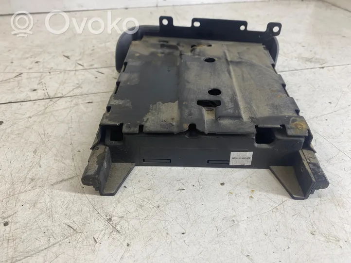 Dodge Grand Caravan Becherhalter Getränkehalter Cupholder 0RR44TRMAD