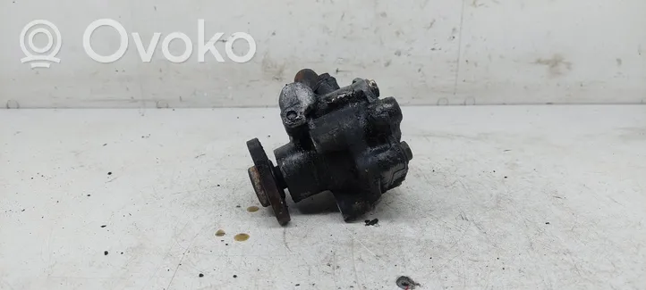 Audi A4 S4 B5 8D Power steering pump 