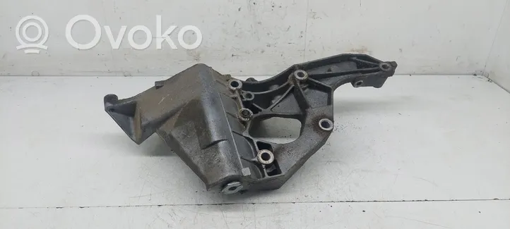 Skoda Fabia Mk1 (6Y) Support pompe injection à carburant 038903143T