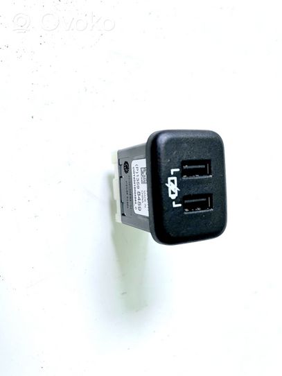 Opel Insignia B Connettore plug in USB 13598459