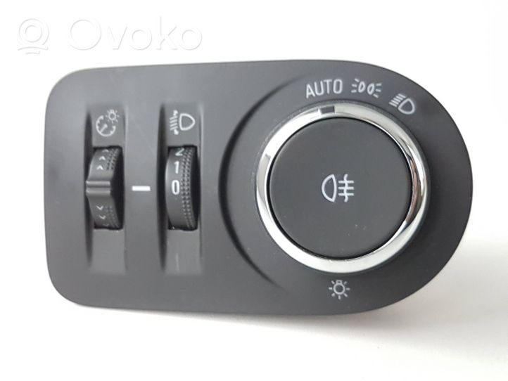Opel Combo E Przełącznik świateł 39085925