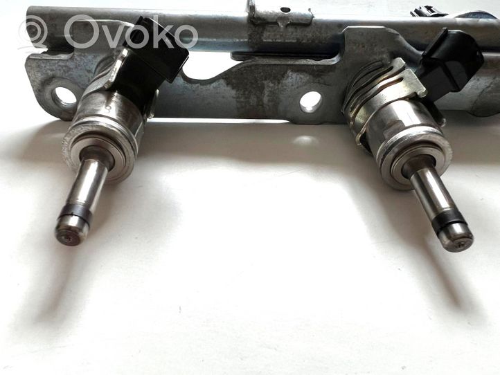 Toyota RAV 4 (XA50) Kit d'injecteurs de carburant 8945833030