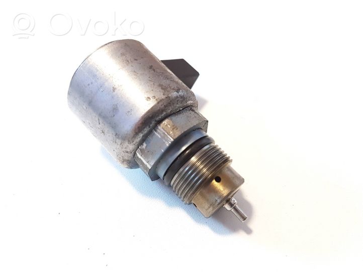 Mercedes-Benz E W212 Fuel pressure regulator 28280799