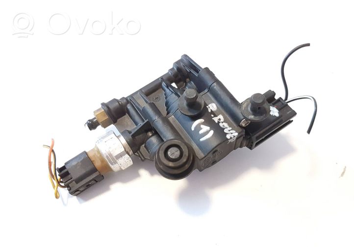 Land Rover Range Rover L322 Bloc de soupape de suspension pneumatique RVH000046