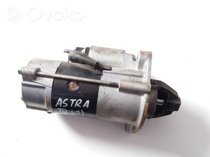 Opel Astra J Käynnistysmoottori 55578420