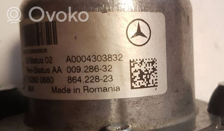 Mercedes-Benz C W205 Alipainepumppu A0004303832