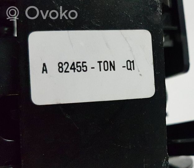 Honda CR-V Boucle de ceinture de sécurité arrière centrale A82455TON