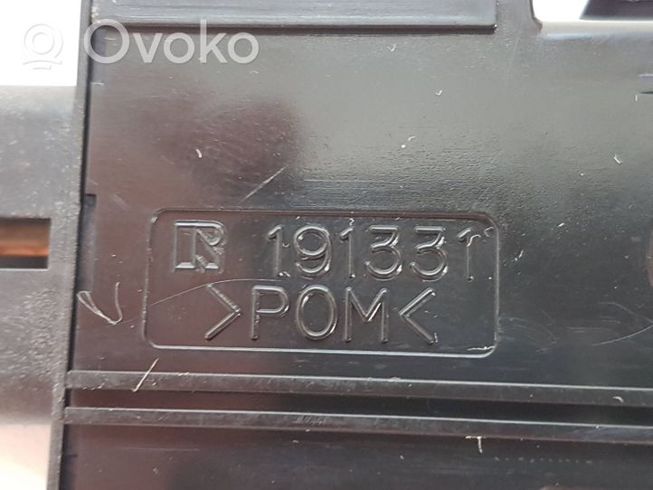 Toyota Land Cruiser (J100) Przełączniki podgrzewania foteli 191331