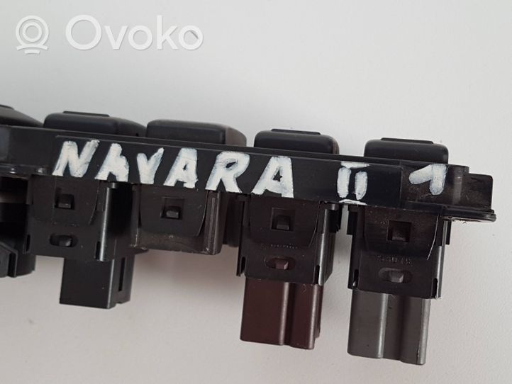 Nissan Navara Inne przełączniki i przyciski 061854