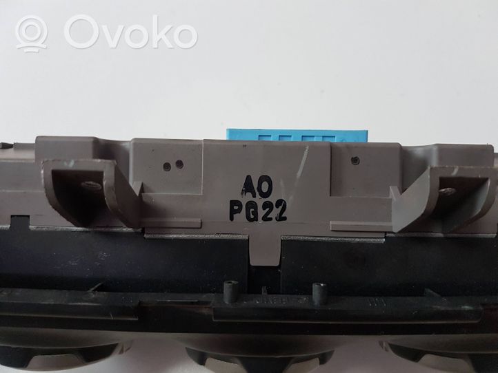 Honda CR-V Panel klimatyzacji D026Z