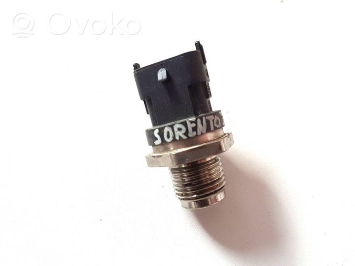 KIA Sorento Fuel pressure sensor 0281006035