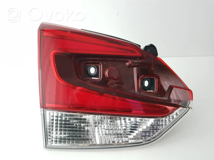 Subaru Forester SK Takaluukun takavalot 84251SJ010