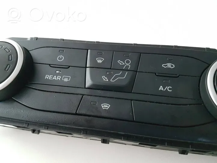 Ford Fiesta Panel klimatyzacji J1BT19980BA