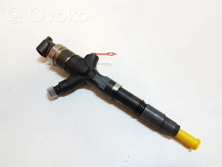 Toyota Hilux (AN10, AN20, AN30) Injecteur de carburant 2367030400