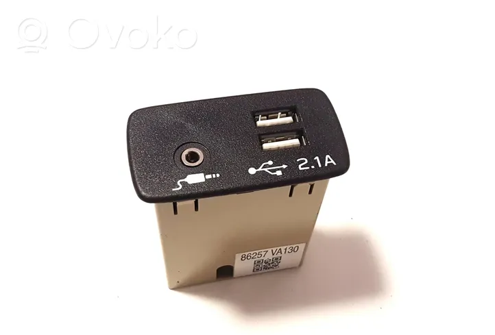 Subaru Forester SK USB-pistokeliitin 86257VA130