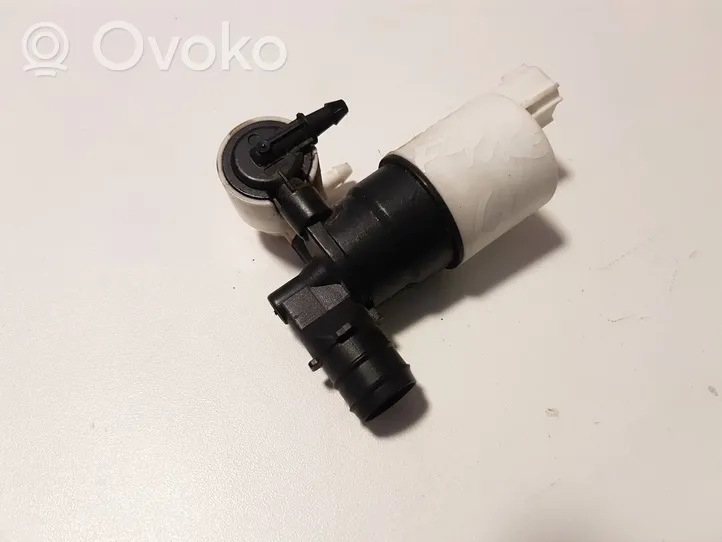 Jaguar F-Pace Windscreen/windshield washer pump BK2117K624BA