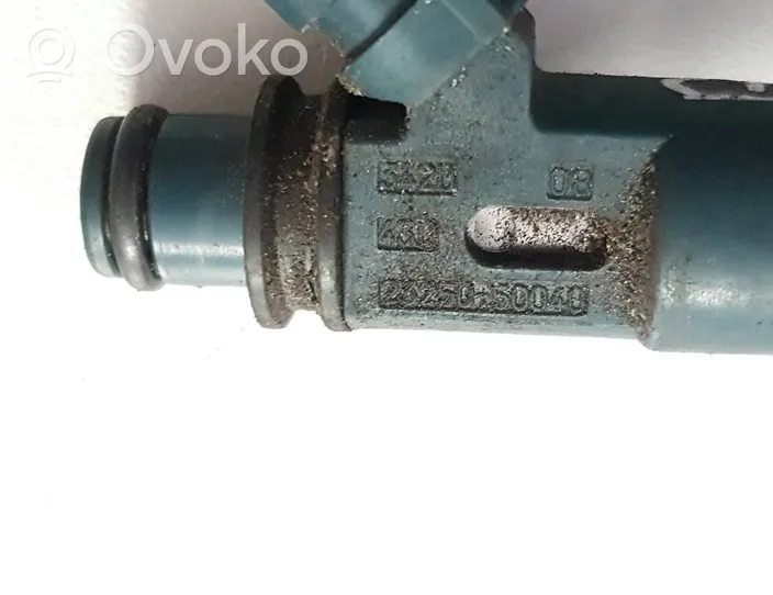 Toyota Land Cruiser (J100) Injecteur de carburant 2325050040