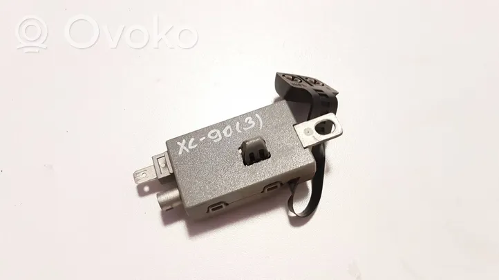 Volvo XC90 Усилитель антенны 30752097