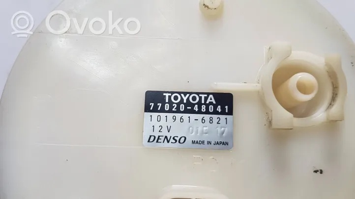 Toyota Highlander XU20 Pompa paliwa w zbiorniku 7702048041