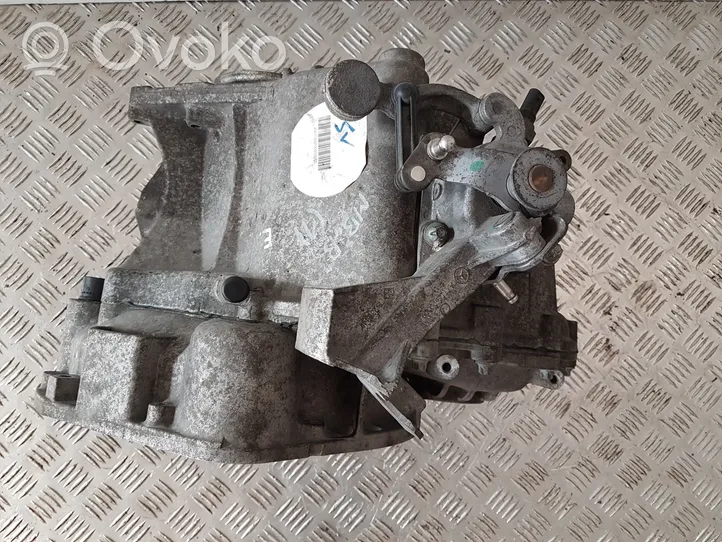 Mercedes-Benz B W245 Mechaninė 6 pavarų dėžė A1693603600