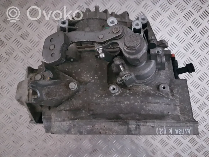 Opel Astra K Manualna 6-biegowa skrzynia biegów 55590977