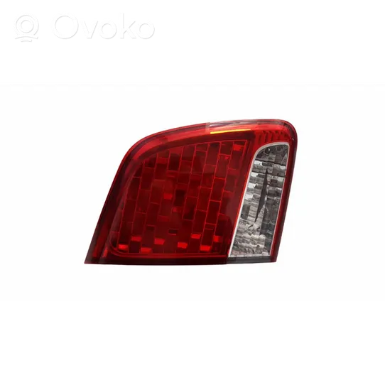 KIA Sorento Lampy tylnej klapy bagażnika 924052P02