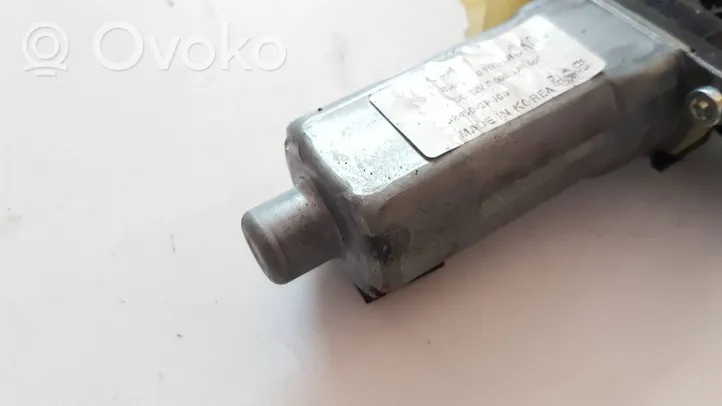 KIA Sorento Moteur de lève-vitre de porte avant 824602P000