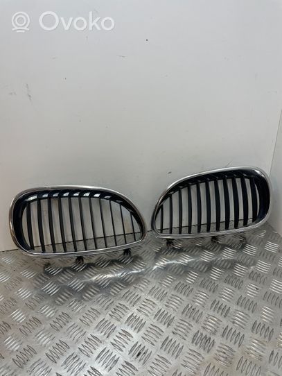 BMW 5 E60 E61 Grille de calandre avant 7027066